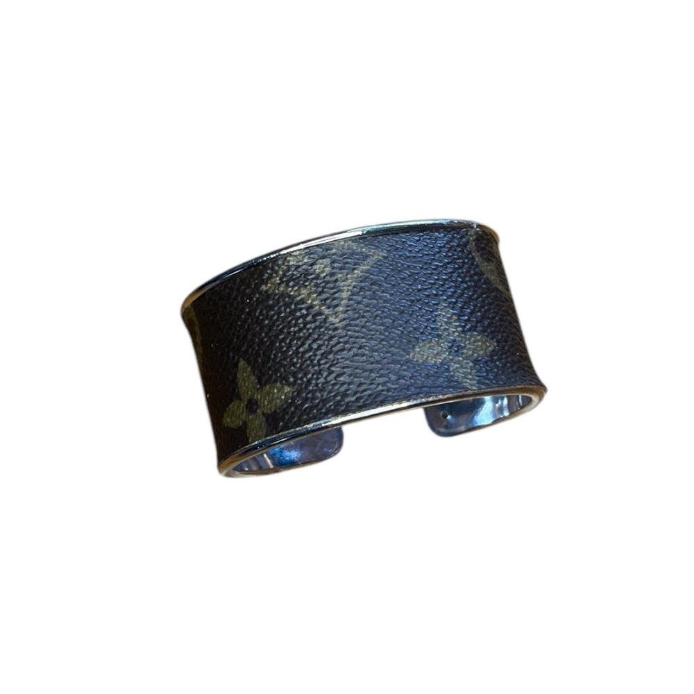 Silver Louis Vuitton Authentic Leather Upcycled Oma silver cuff - Picture 3 of 8